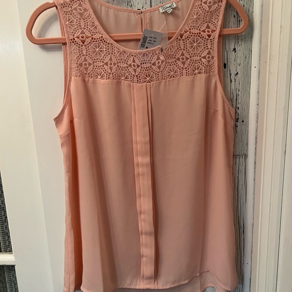 New pink top - Picture 2 of 3